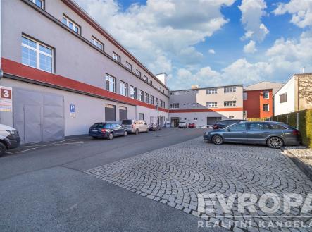 Pronájem skladu, 985 m²