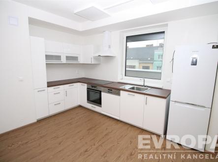 Pronájem kanceláře, 81 m²