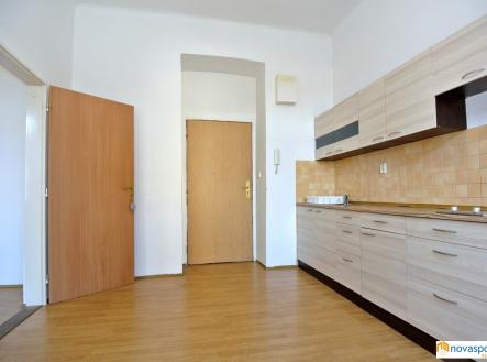 Pronájem bytu, 1+1, 35 m²
