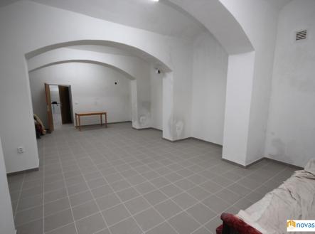 Pronájem skladovací prostor, 90 m²