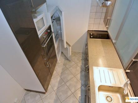 Pronájem bytu, 2+kk, 42 m²