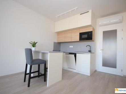 Pronájem bytu, 1+kk, 35 m²