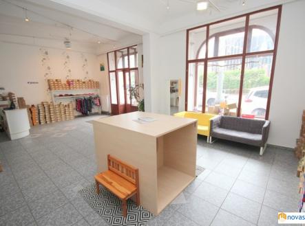 Pronájem obchodní prostor, 102 m²