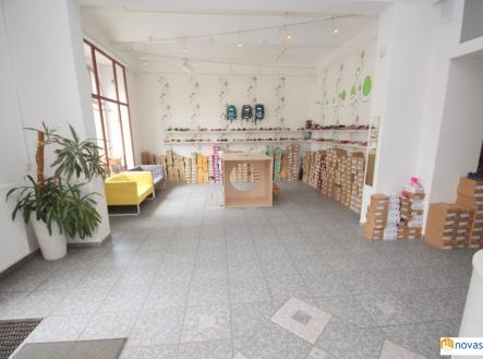 Pronájem obchodní prostor, 102 m²