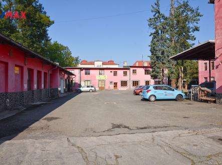 Pronájem obchodní prostor, 200 m²