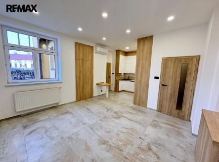 Pronájem bytu, 1+kk, 34 m²