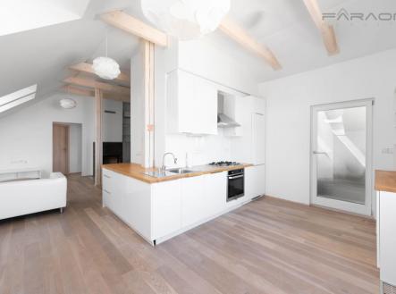 Prodej - dům/vila, 898 m²