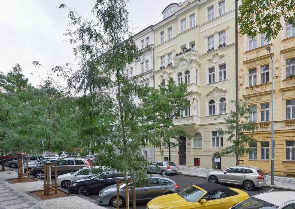 Zařízený byt 2+1, 65 m2, balkon, Praha 2-Vinohrady, Mánesova