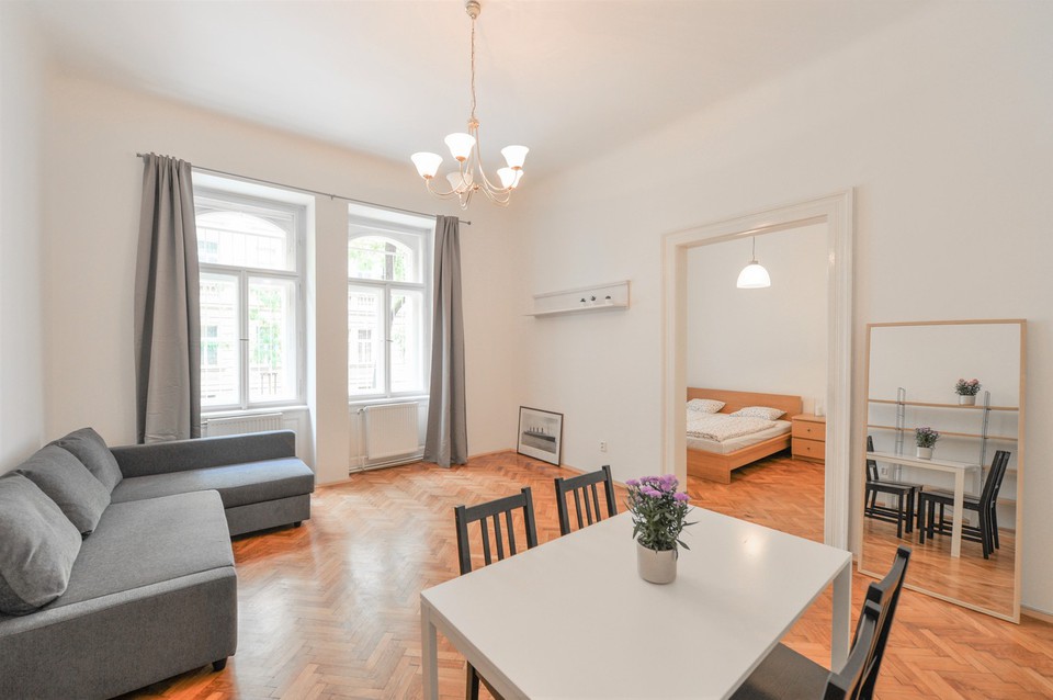 Zařízený byt 2+1, 65 m2, balkon, Praha 2-Vinohrady, Mánesova