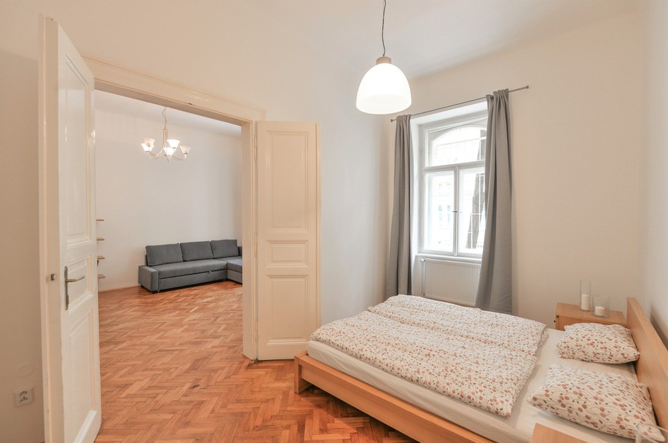 Zařízený byt 2+1, 65 m2, balkon, Praha 2-Vinohrady, Mánesova