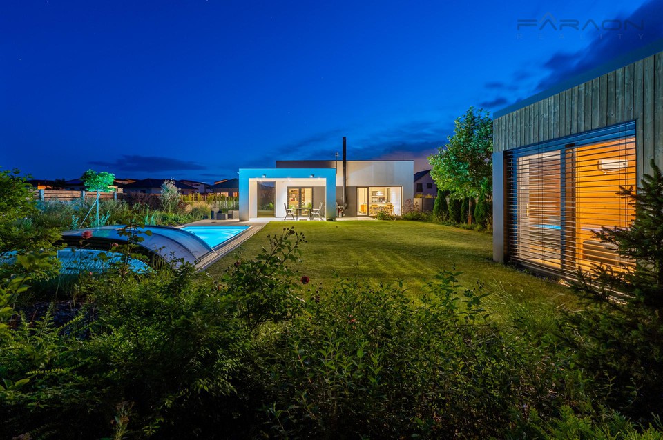 Prodej pasivního domu (A) s bazénem, Praha východ - Mukařov 