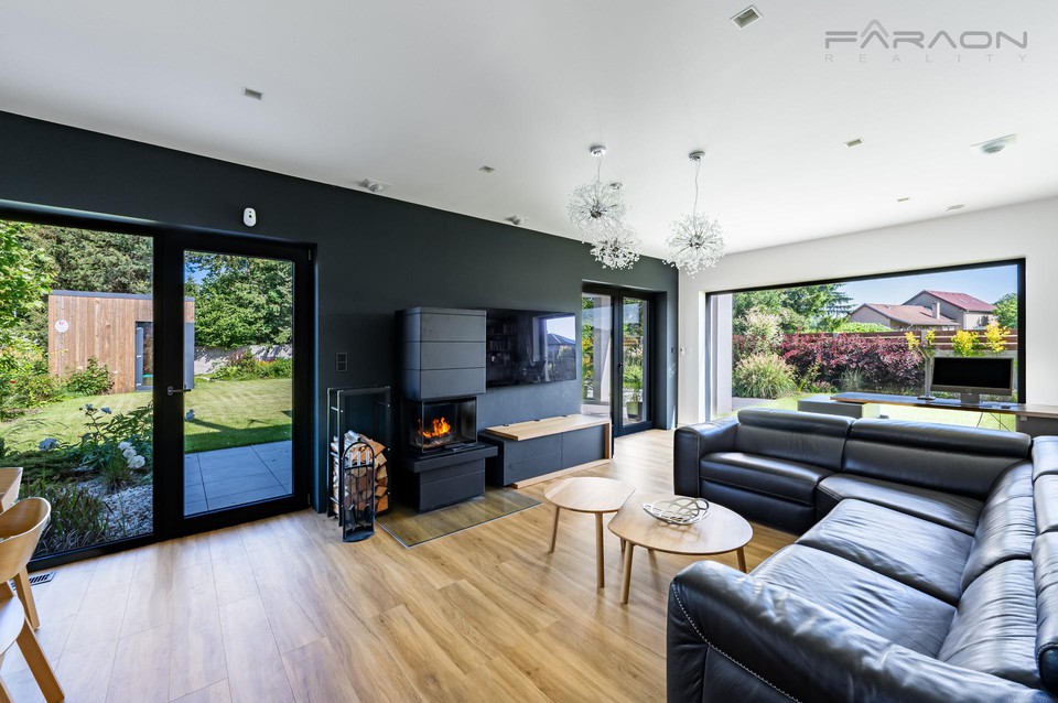 Prodej pasivního domu (A) s bazénem, Praha východ - Mukařov 