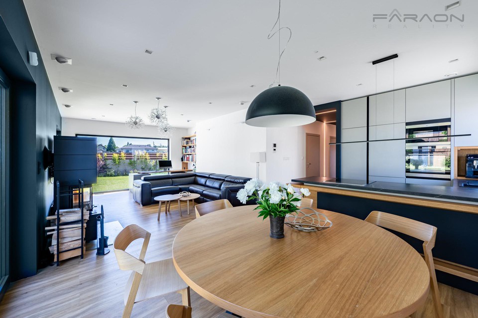 Prodej pasivního domu (A) 3+1 s bazénem, Praha východ - Mukařov 