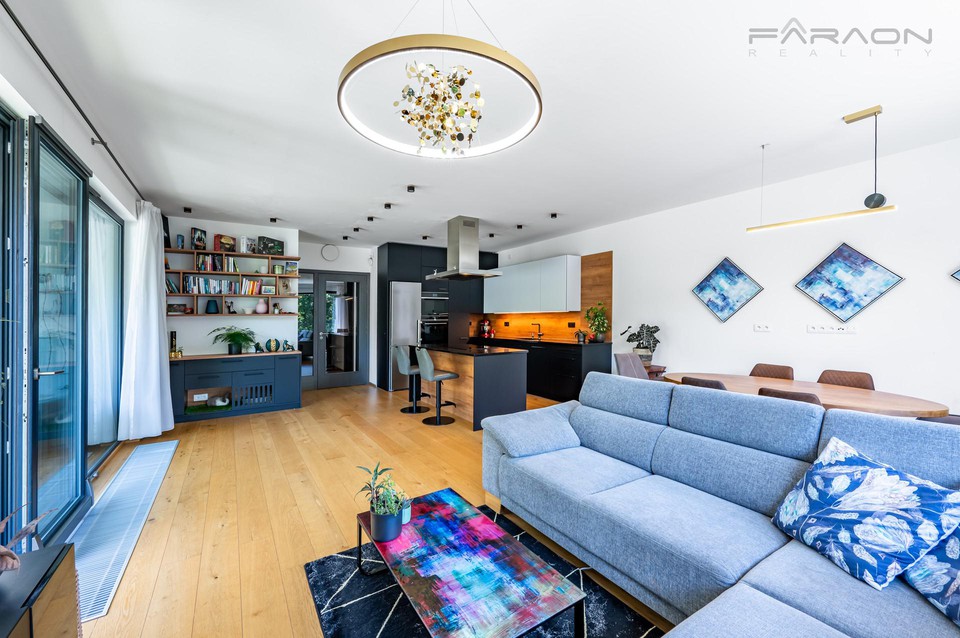 Prodej moderního bytu 3+kk, 138 m2, terasa, sklep, 2 garážová stání, Praha 5 - Košíře