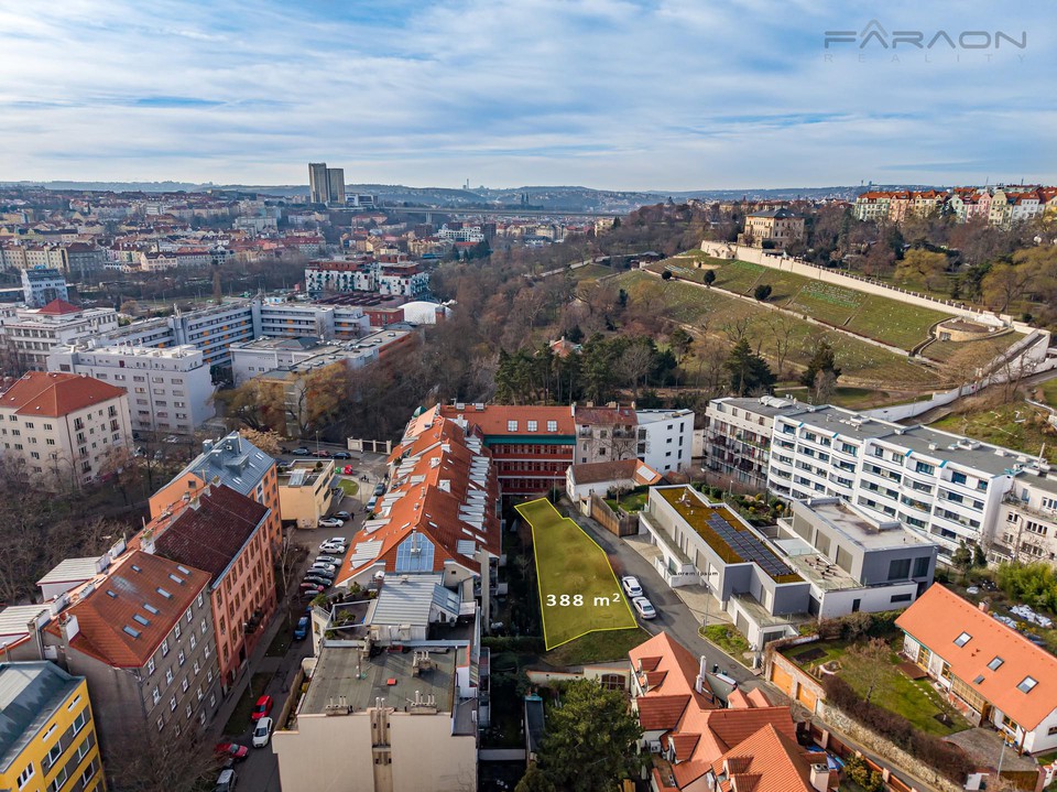 Prodej stavebního pozemku (388m2),  Praha - Vršovice 