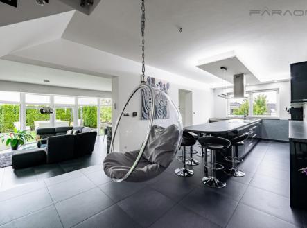 Prodej - dům/vila, 346 m²