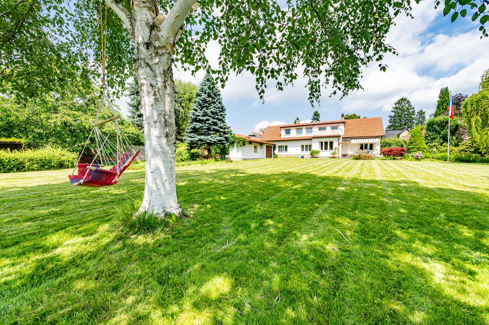 Prodej zděného domu (205m2), pozemek 1328m2, Jevany