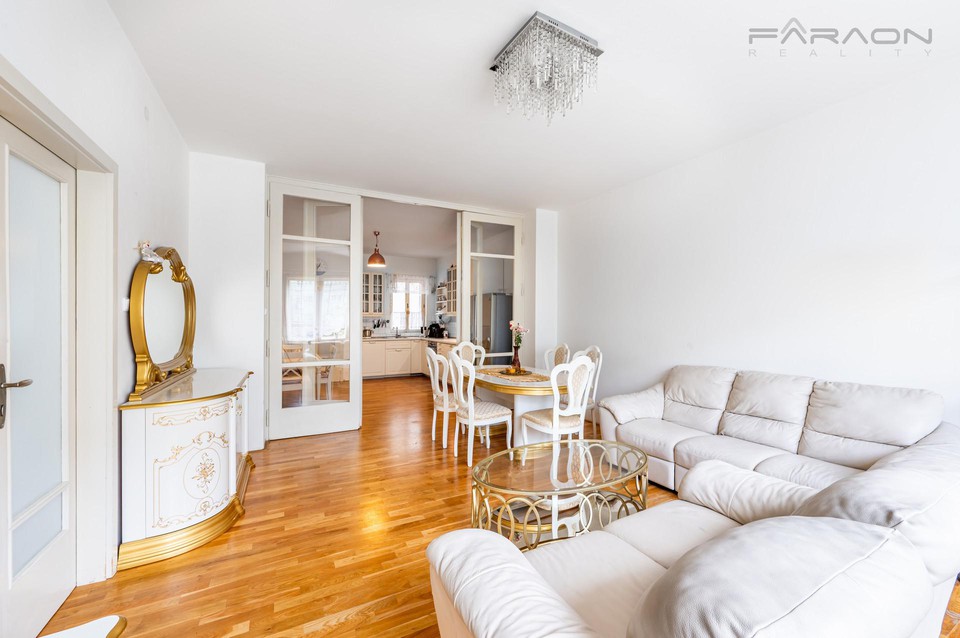 Prodej dvougeneračního bytu 4+1 (105 m2) s balkónem, Praha 5 - Smíchov