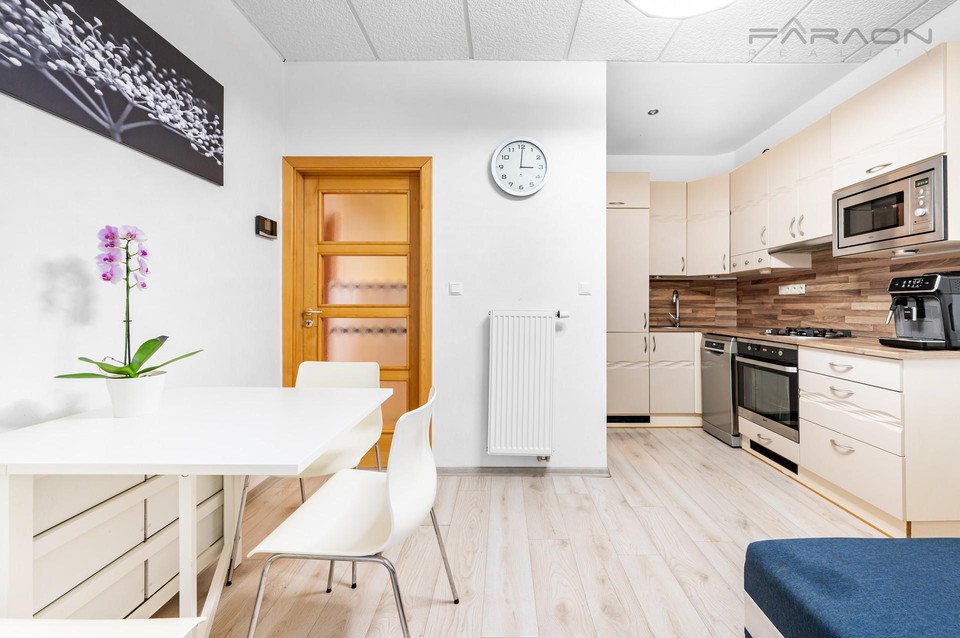 REZERVOVÁNO / Prodej bytu 2+kk (49 m²)po renovaci v osobním vlastnictví, Praha 4 - Jihlavská