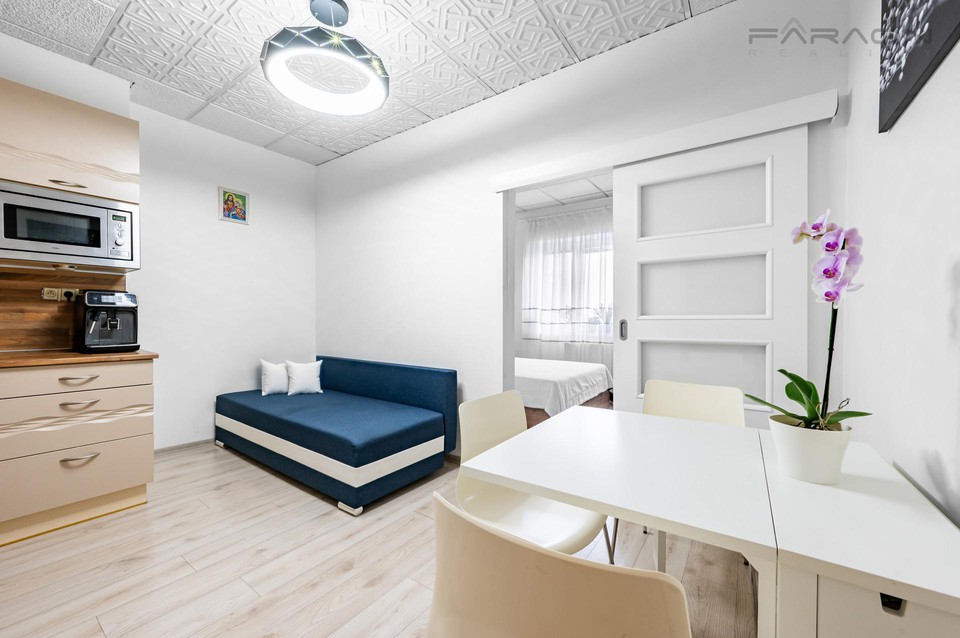 REZERVOVÁNO / Prodej bytu 2+kk (49 m²)po renovaci v osobním vlastnictví, Praha 4 - Jihlavská