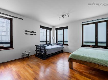 Pronájem bytu, 1+kk, 43 m²