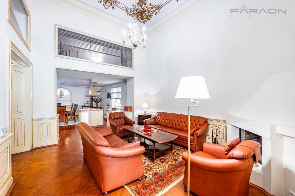 Prodej atypického bytu 4+kk (142 m2), Smetanovo nábřeží, Praha 1 - Staré Město