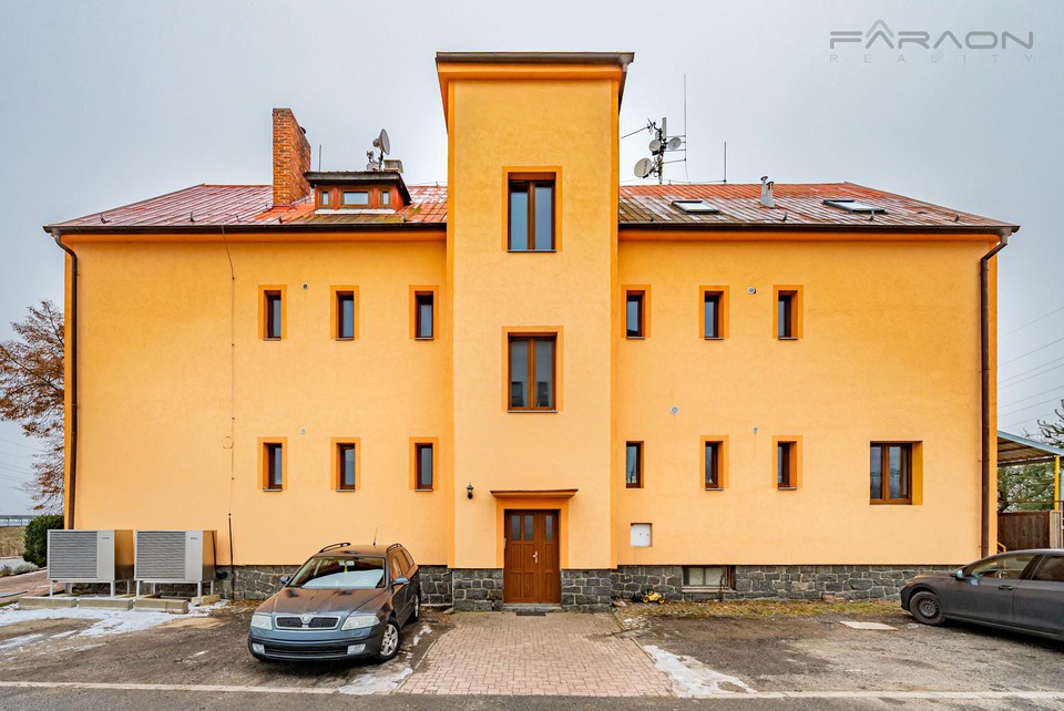 Prodej třípodlažního bytového domu 550 m2 se zahradou 1261 m2, Lety, Písek, Jihočeský kraj