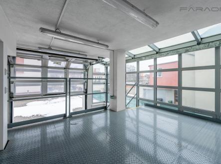 Pronájem kanceláře, 450 m²