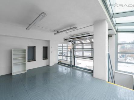 Pronájem kanceláře, 450 m²