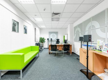 Pronájem kanceláře, 194 m²