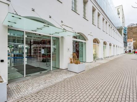 Pronájem kanceláře, 488 m²