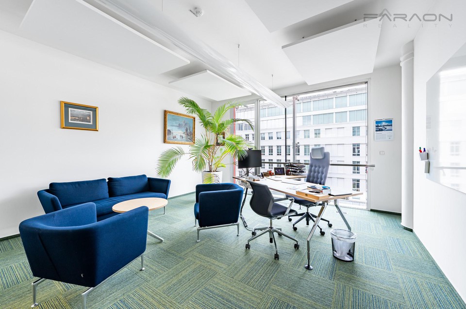 Pronájem kanceláře 545 m2, Praha 8 - Karlín, Křižíkova