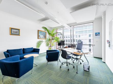 Pronájem kanceláře, 488 m²