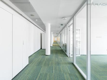 Pronájem kanceláře, 488 m²