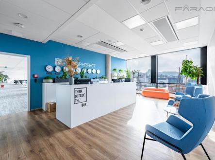 Pronájem kanceláře, 800 m²