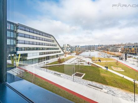 Pronájem kanceláře, 800 m²