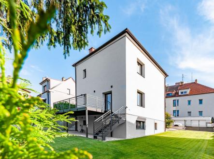 Prodej kanceláře, 338 m²