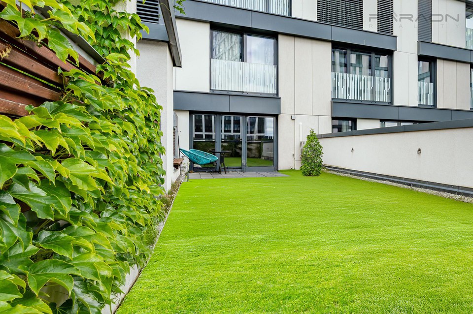 Prodej bytu 1+kk,  terasa, parkovací místo, sklep,GARDEN TOWER, Olšanská, Praha 3 - Žižkov