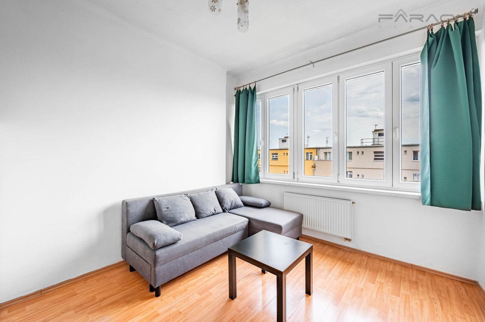 Klasický částečně zařízený byt 2+kk k pronájmu, 48 m2, sklep, 28. pluku, Praha 10-Vršovice