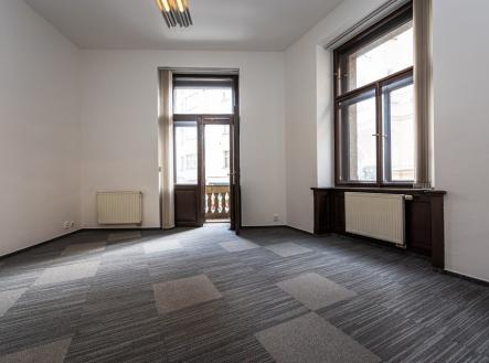 Pronájem kanceláře, 212 m²