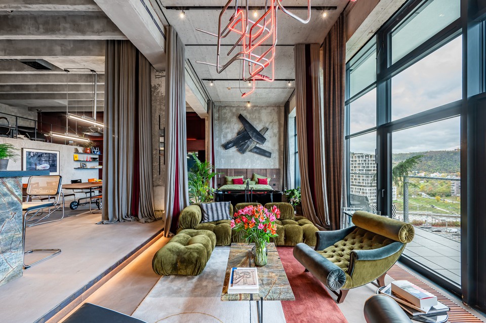 Prodej loftového bytu (277,4m2), terasa, autovýtah, 2 parkovací místa, projekt Vanguard, Praha 4 - M