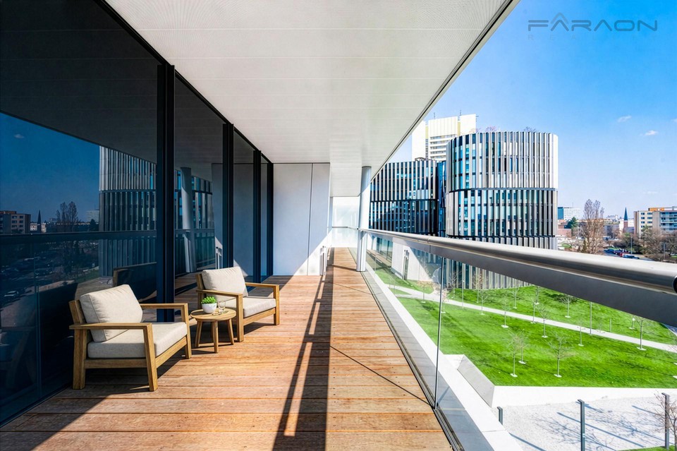 Prodej kompletně vybaveného bytu 3+kk (137m2 ) - V Tower, 2 parkovací místa, sklep, Praha 4