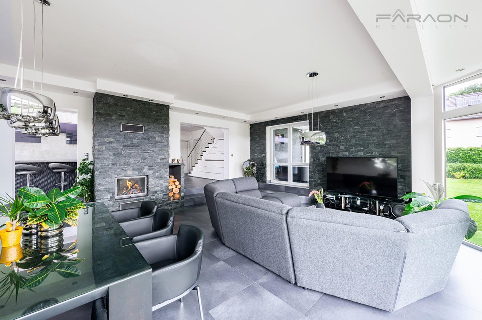 Prodej rodinné vily (346 m2) s bazénem, (pozemek 1180 m2), Na Vyhlídce, Praha západ - Mníšek pod Brd