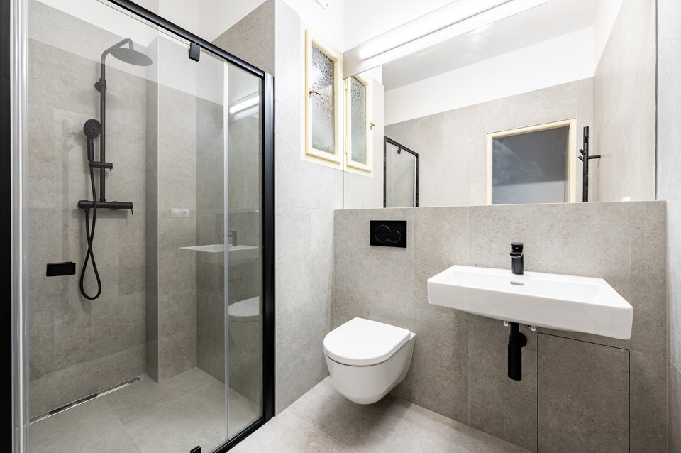 REZERVACE. Pronájem zařízeného bytu 2+kk, 69 m2 s balkonem + sklep, ulice Sokolovská, Karlín, Praha 