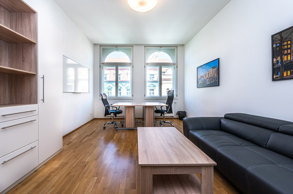 REZERVACE - Pronájem privátní reprezentativní kanceláře 53,2 m2, Praha 8-Karlín, Křižíkova