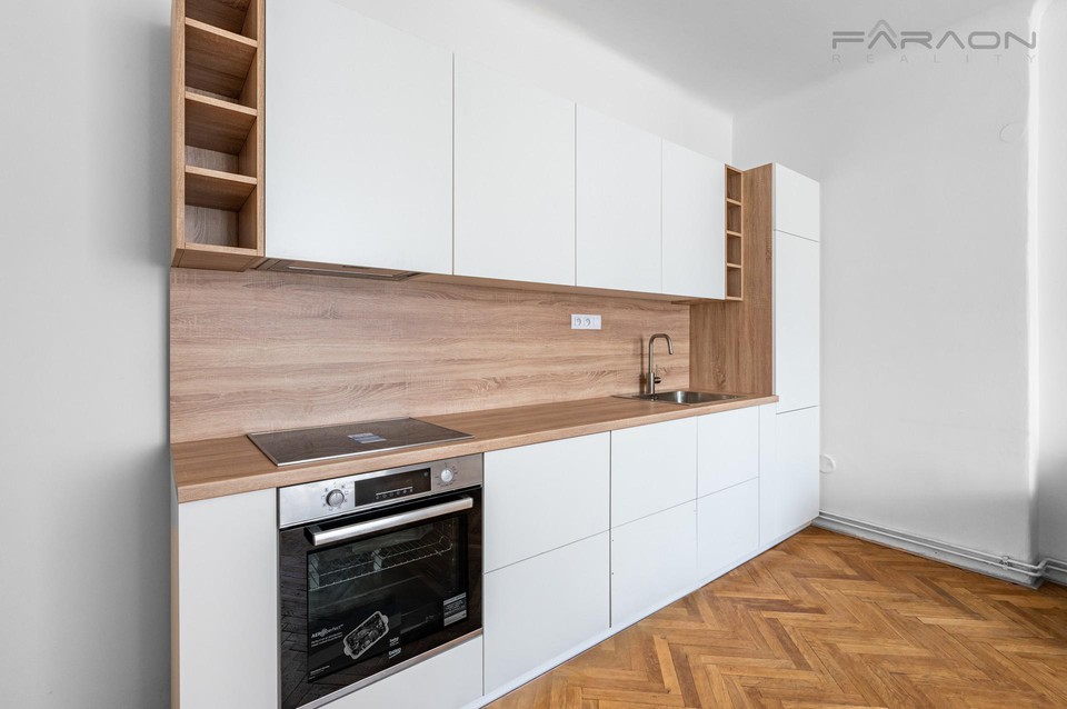 Prodej bytu 3+kk, 110 m2 + 2 balkony, Sokolovská, Praha 8 - Karlín
