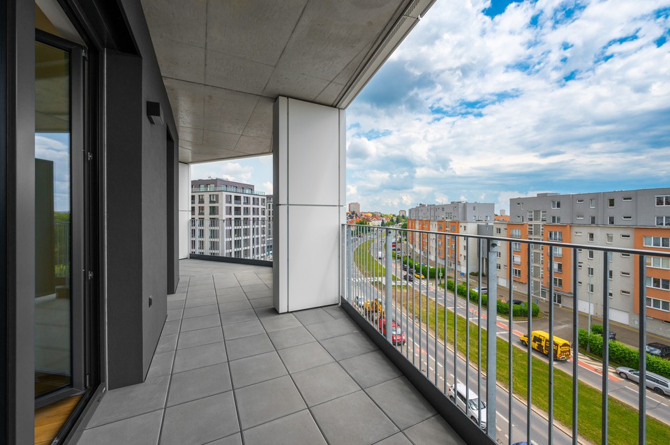 Byt 2+kk k pronájmu, 79 m2, terasa, sklep, parking, Ramonova, Praha 10-Strašnice