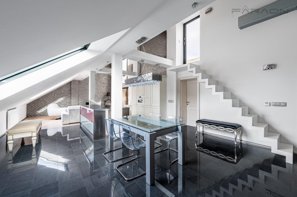 Prodej podkrovního bytu 3+kk (115 m2) s balkonem, Křemencova, Praha 1 - Nové Město