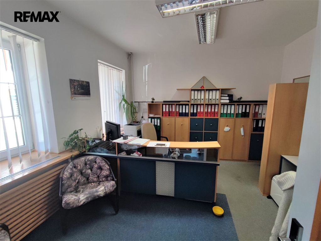 kancelář v 1.NP