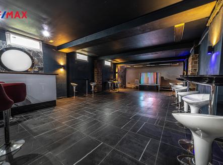 Prodej - obchodní prostor, 140 m²